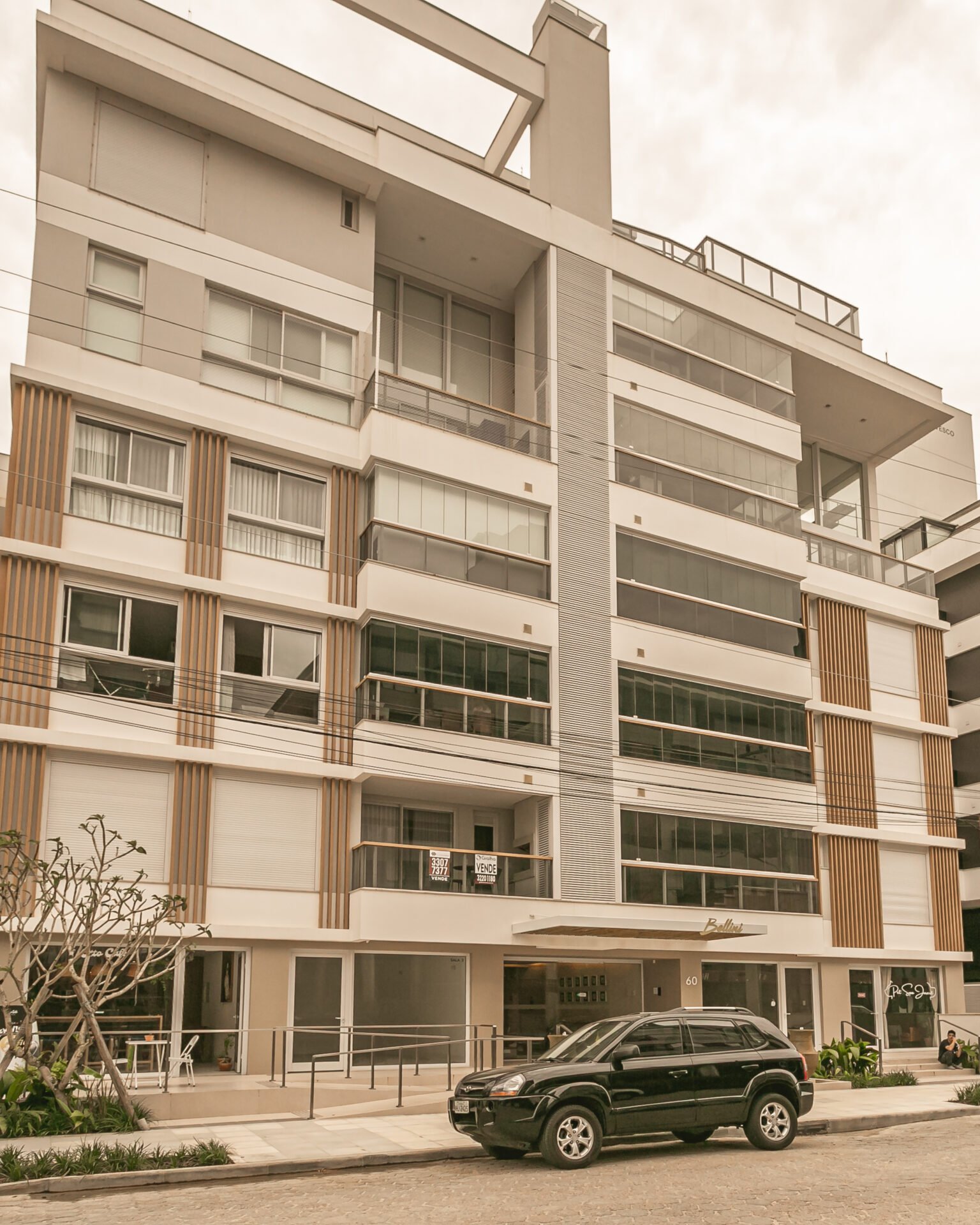 Apartamento a 100 metros do mar em Jurerê Internacional