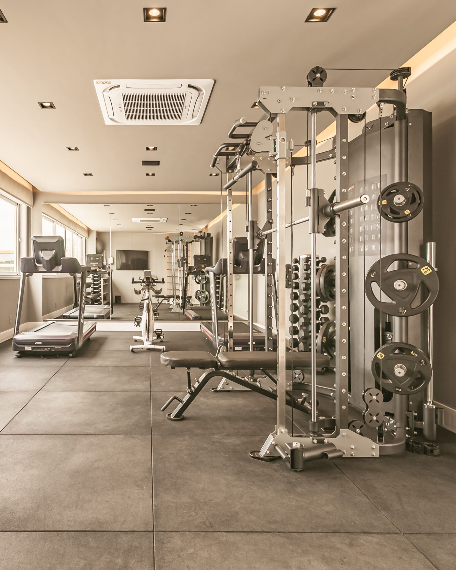 Apartamento a 100 metros do mar em Jurerê Internacional