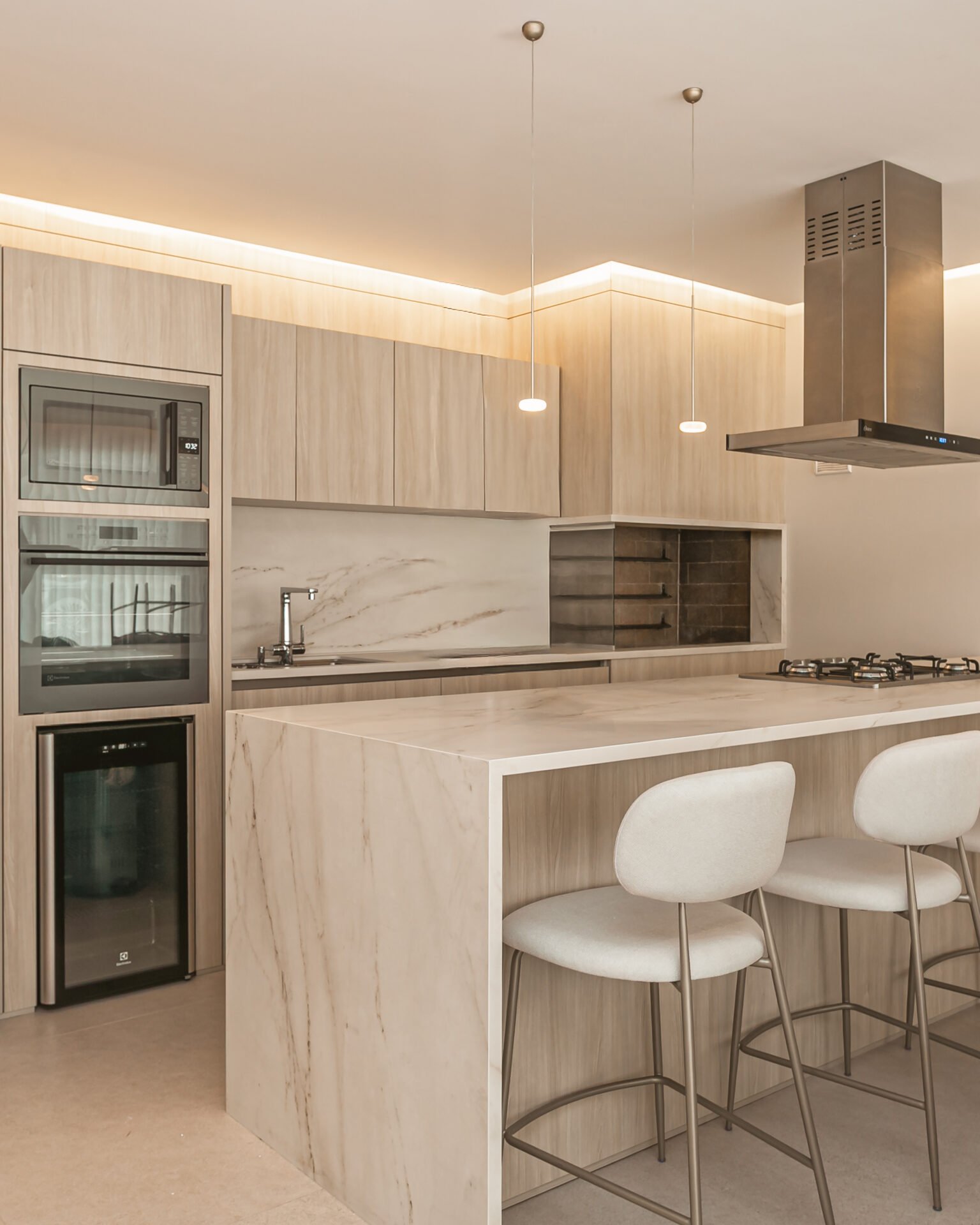 Apartamento a 100 metros do mar em Jurerê Internacional