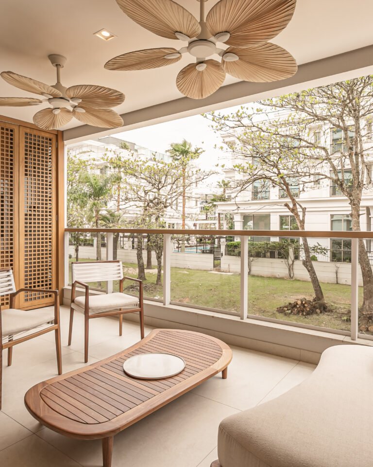 Apartamento a 100 metros do mar em Jurerê Internacional