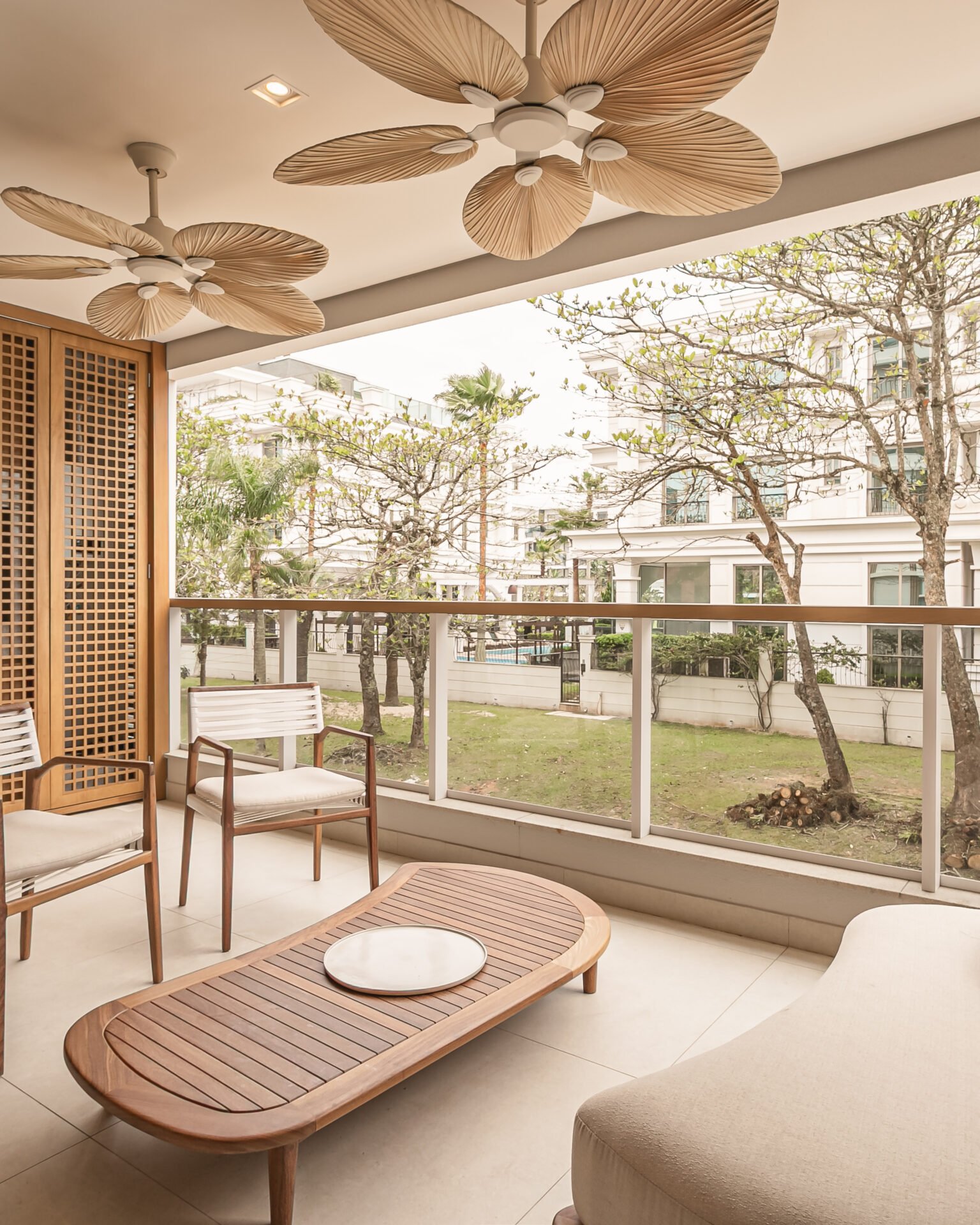 Apartamento a 100 metros do mar em Jurerê Internacional