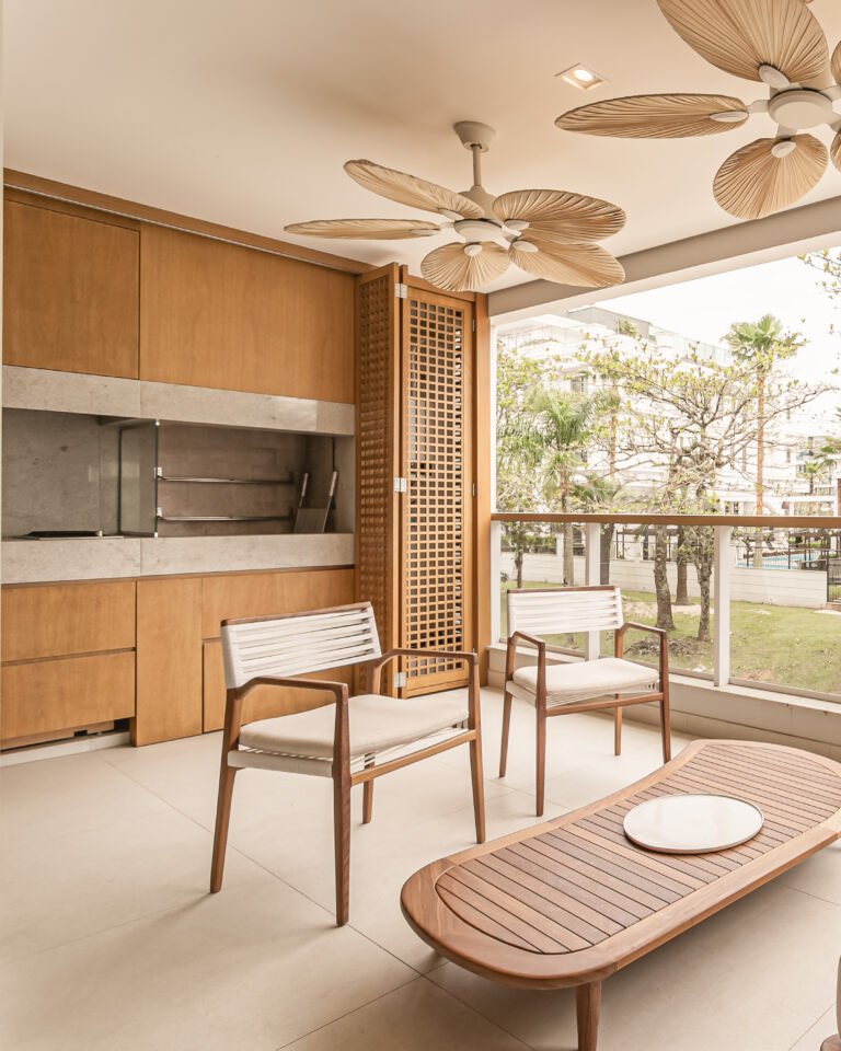 Apartamento a 100 metros do mar em Jurerê Internacional