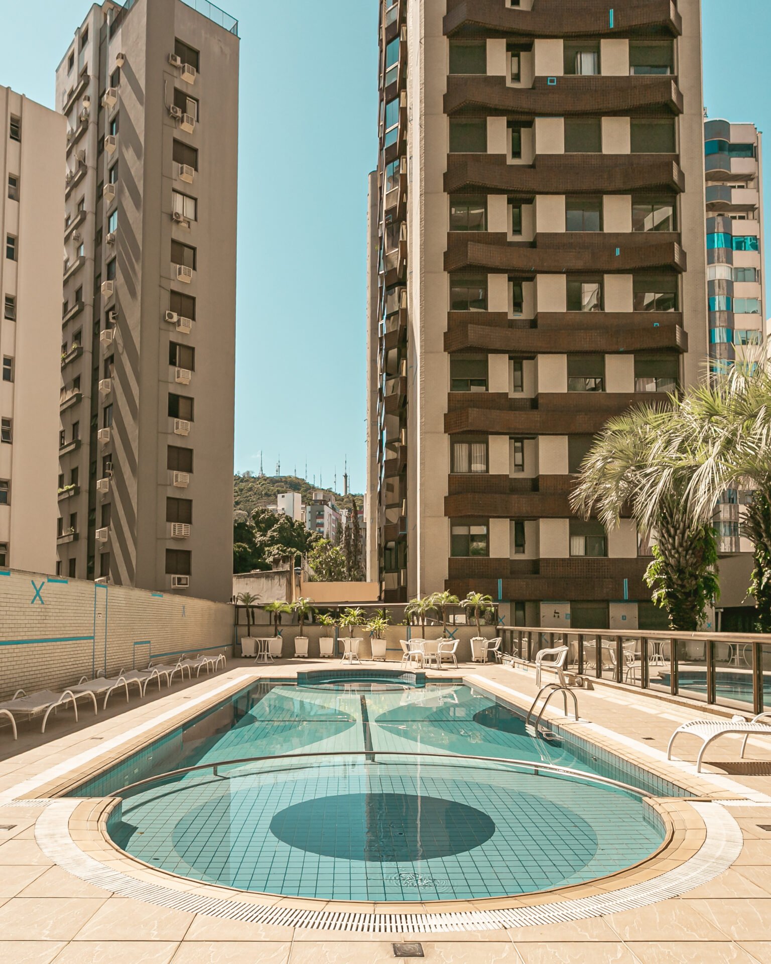 Apartamento de 3 suítes no Centro