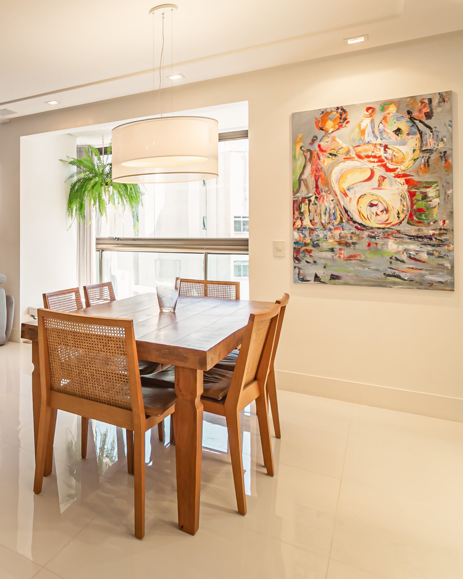 Apartamento de 3 suítes no Centro