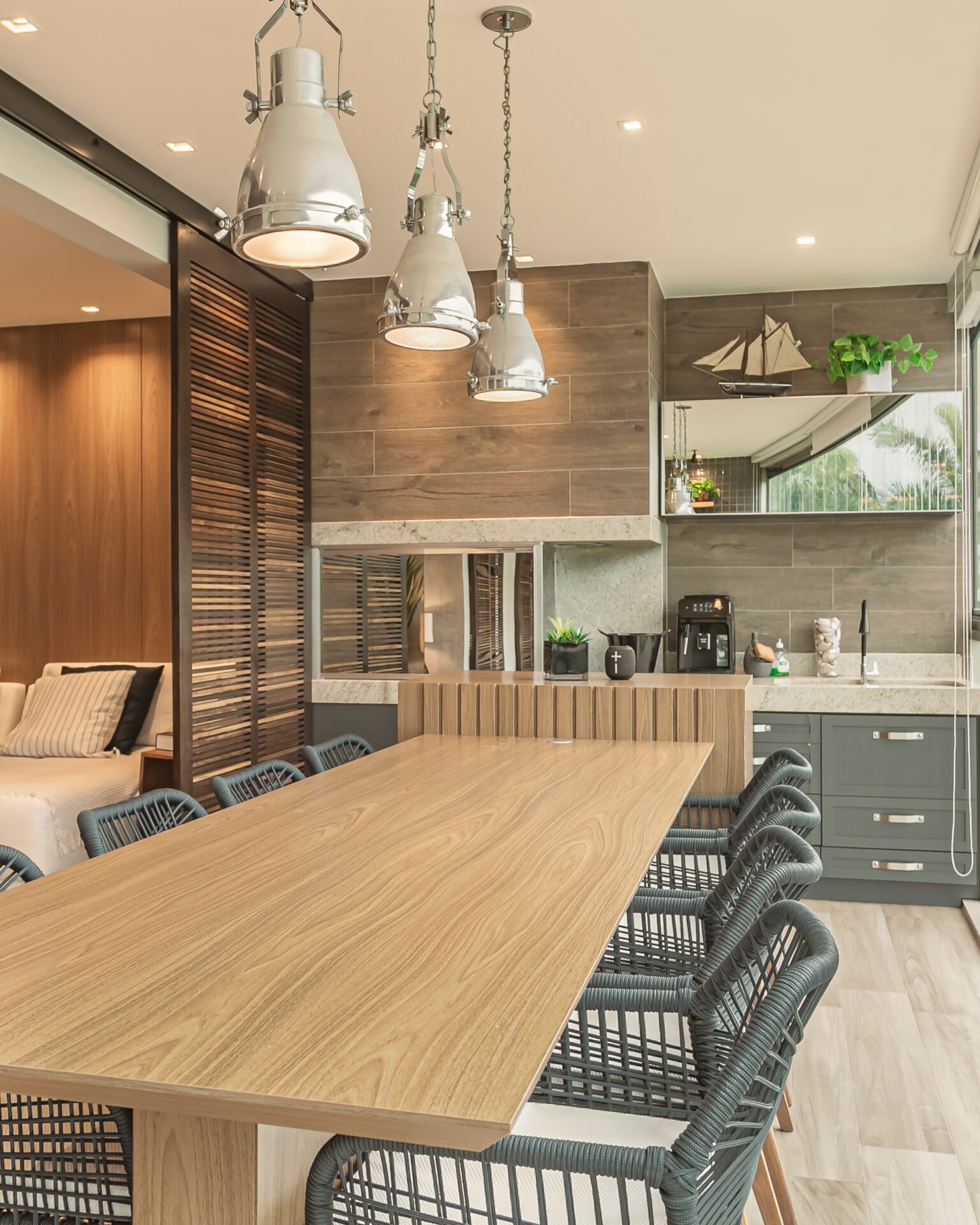 Apartamento de 4 dormitórios no Campeche