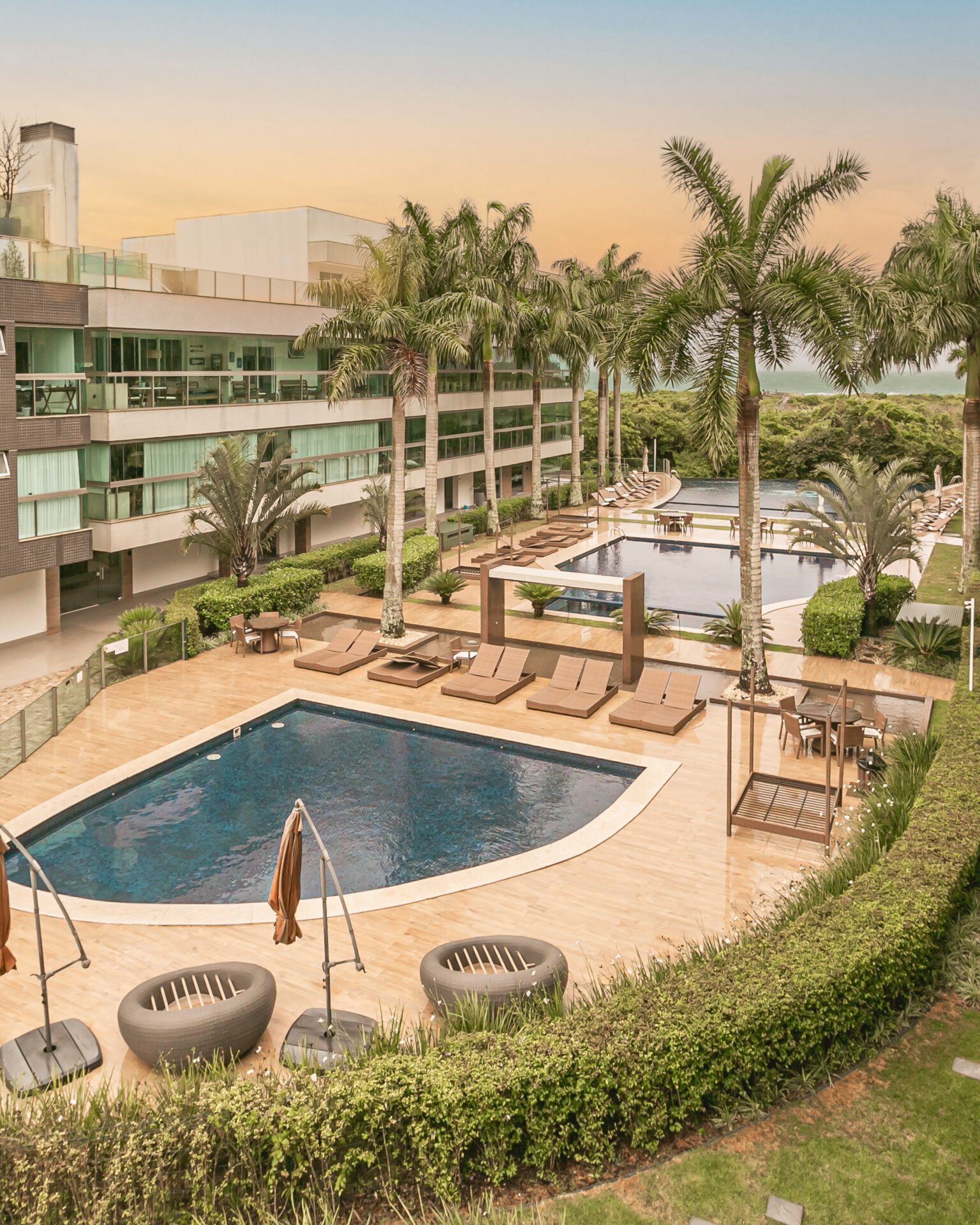 Apartamento de 4 dormitórios no Campeche