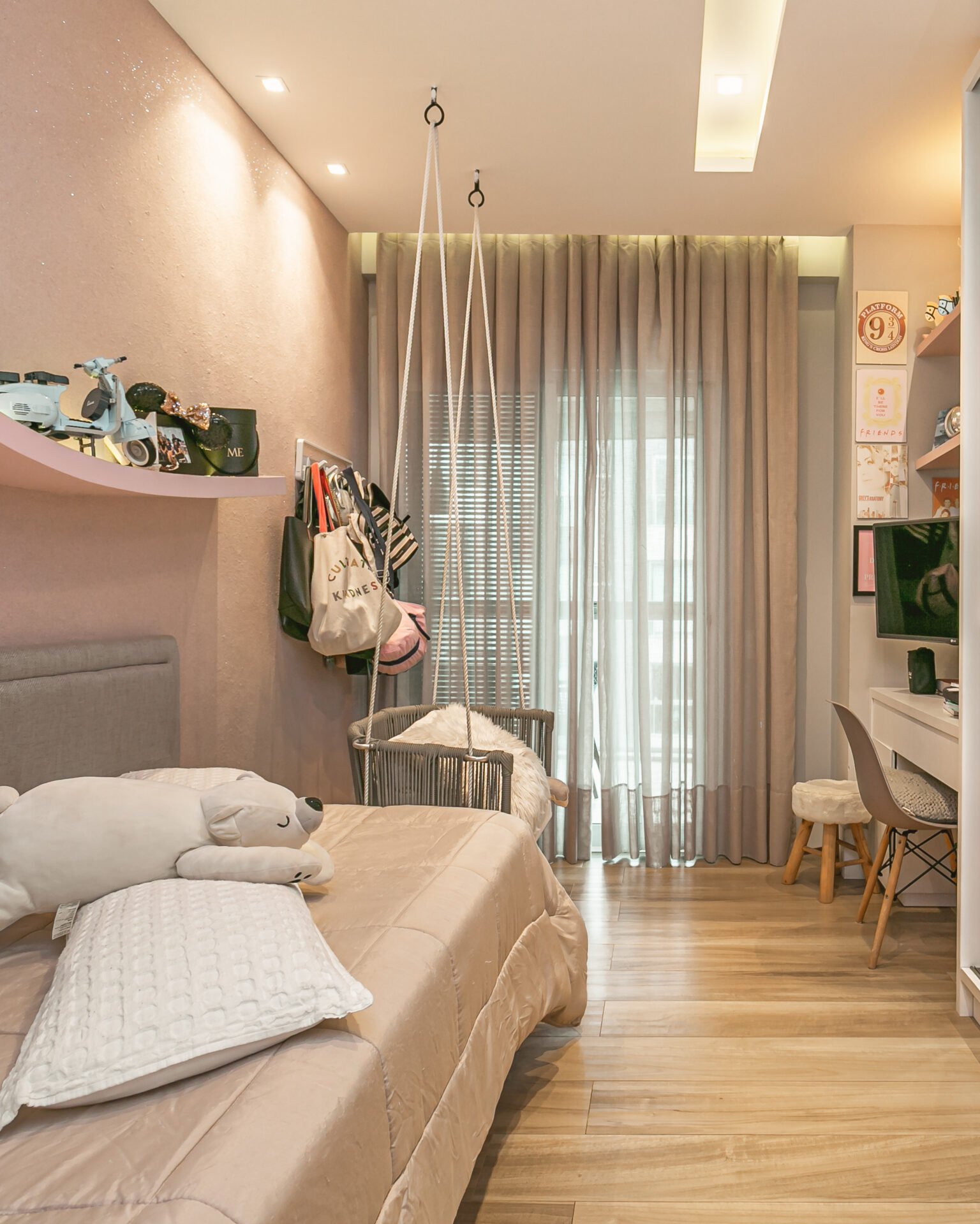 Apartamento de 4 dormitórios no Campeche