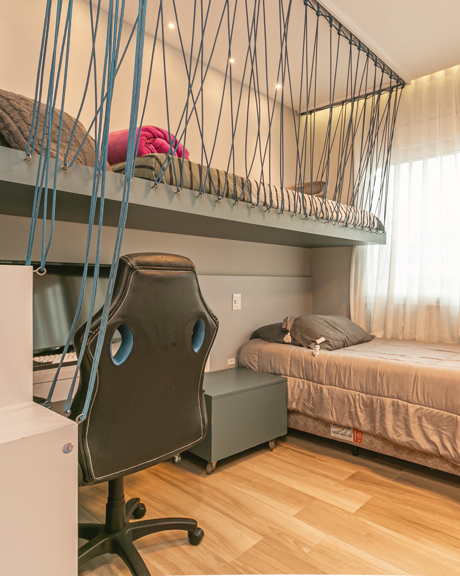 Apartamento de 4 dormitórios no Campeche