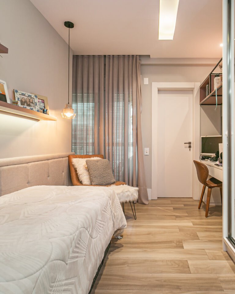 Apartamento de 4 dormitórios no Campeche