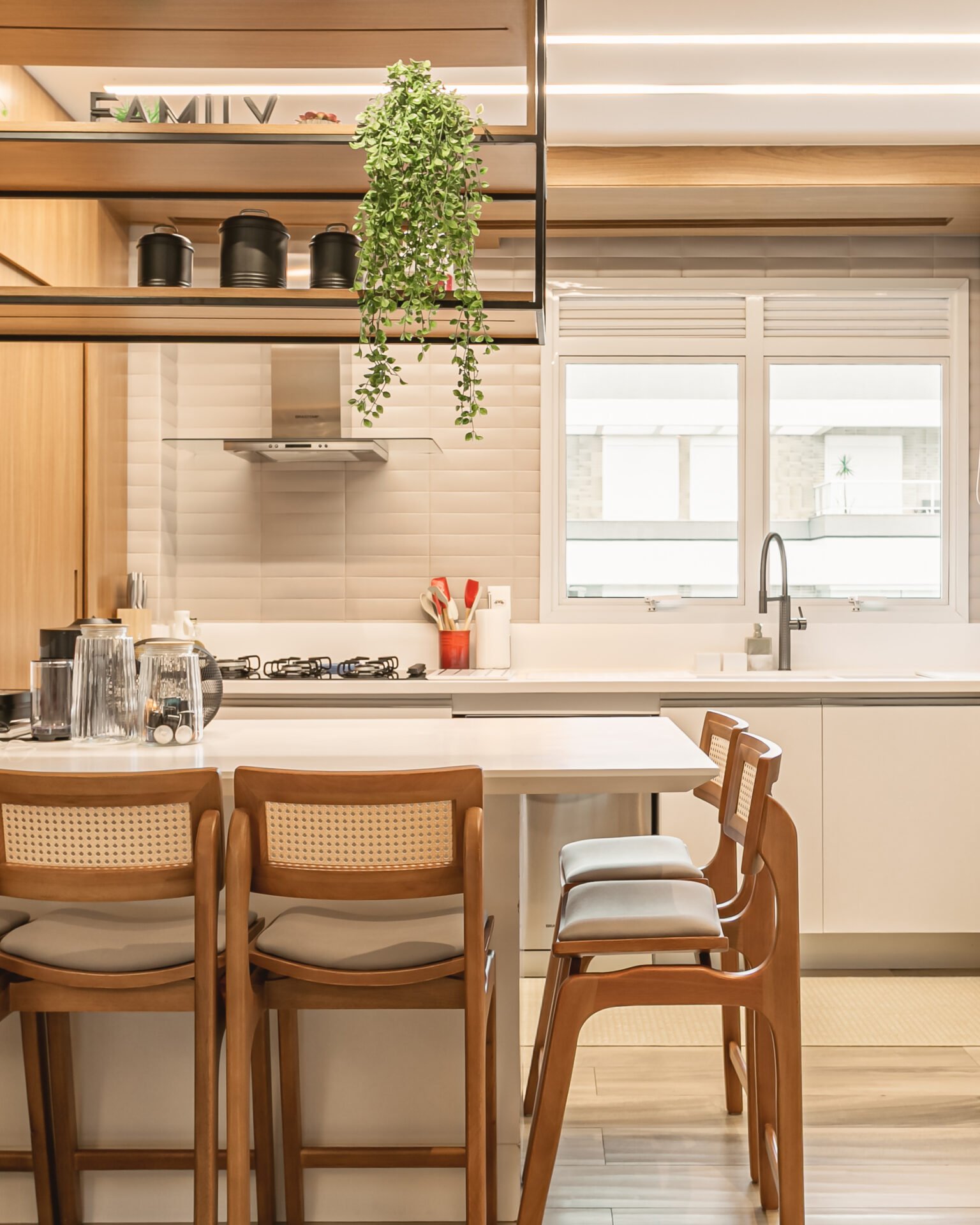 Apartamento de 4 dormitórios no Campeche