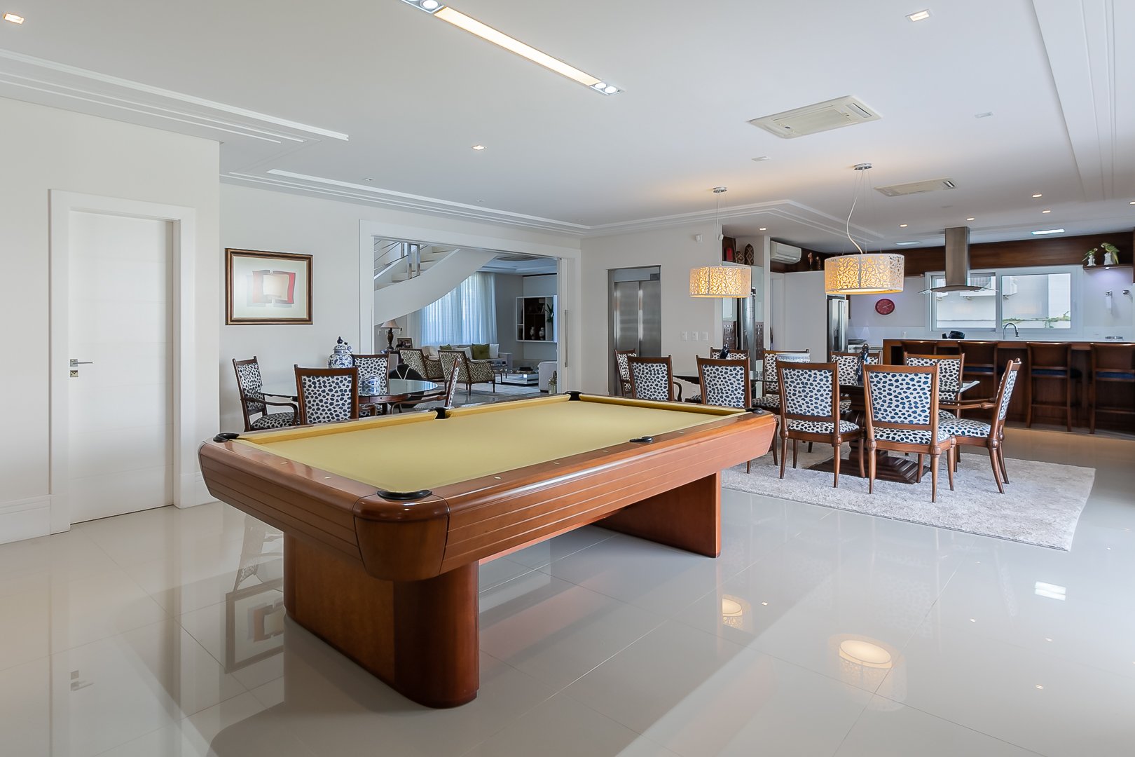 Casa clássica com vista mar em Jurerê Internacional