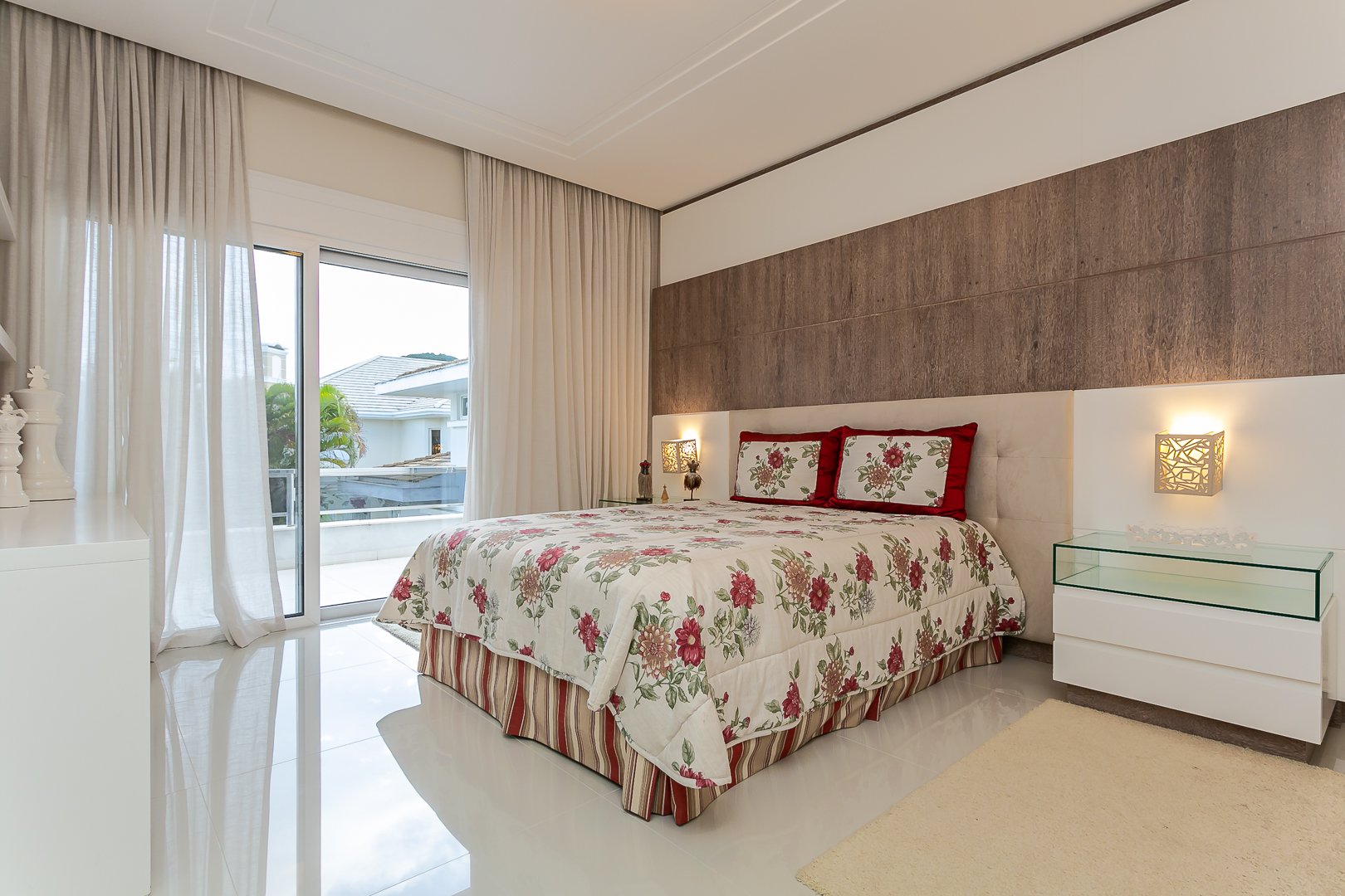 Casa clássica com vista mar em Jurerê Internacional