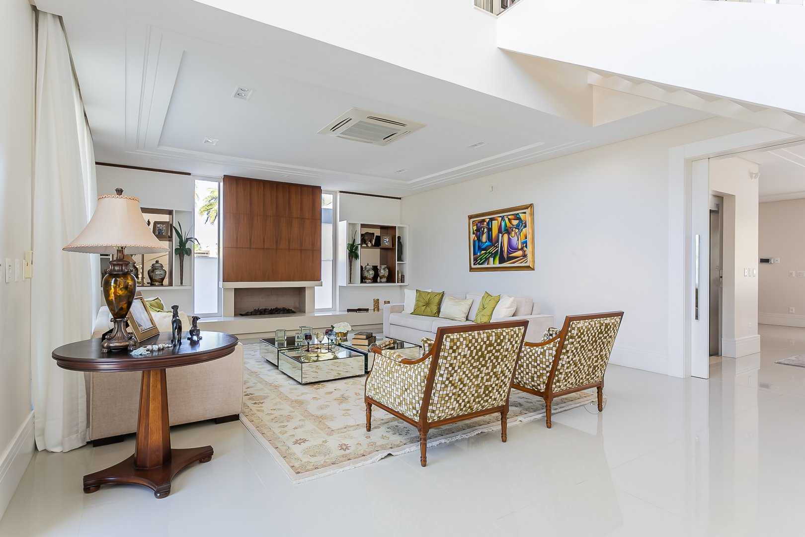 Casa clássica com vista mar em Jurerê Internacional