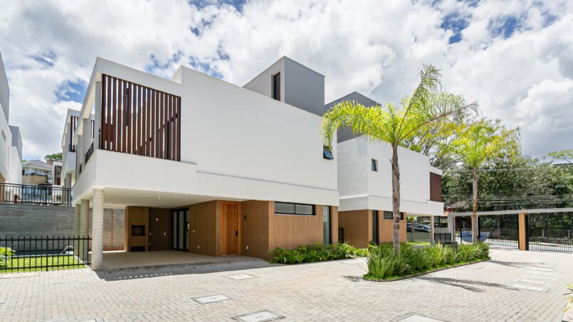 Casa em condomínio fechado no Cacupé