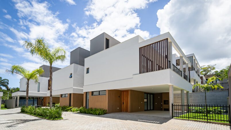 Casa em condomínio fechado no Cacupé