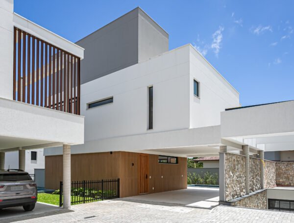 Casa em condomínio fechado no Cacupé