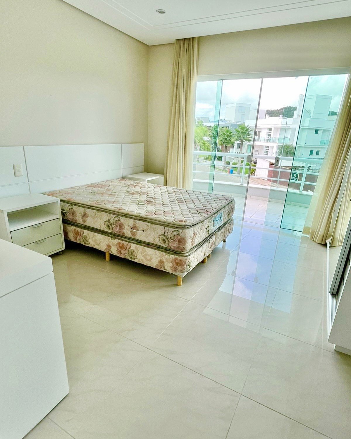 Casa 4 suítes no Bosque Amoraeville em Jurerê Internacional