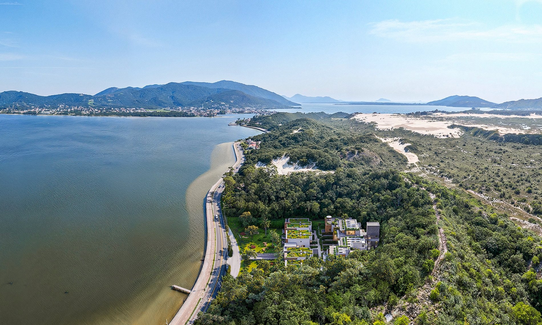 CASA NO CONDOMÍNIO JACARANDÁ NA LAGOA DA CONCEIÇÃO