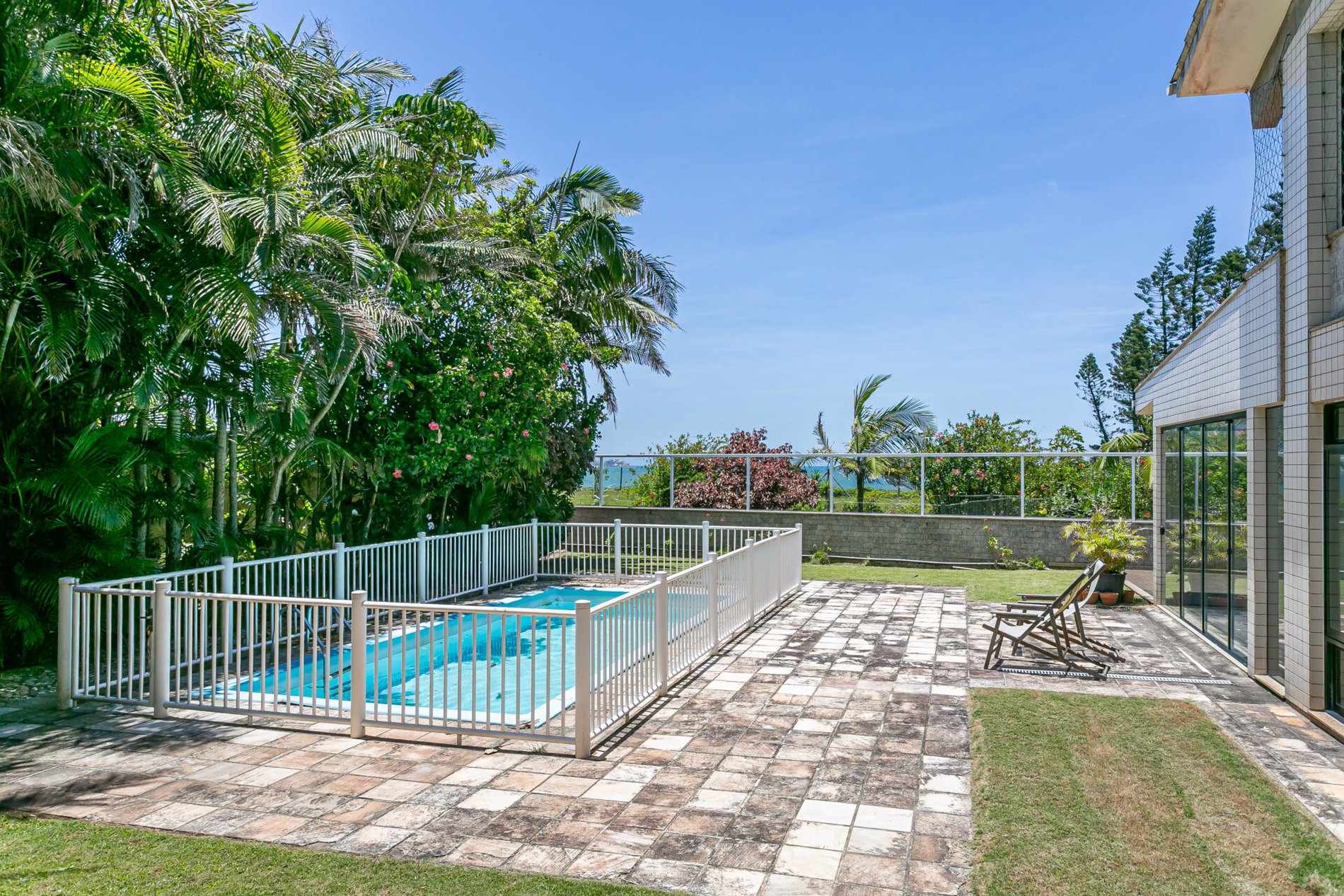 Casa em Condomínio Fechado no Morro das Pedras