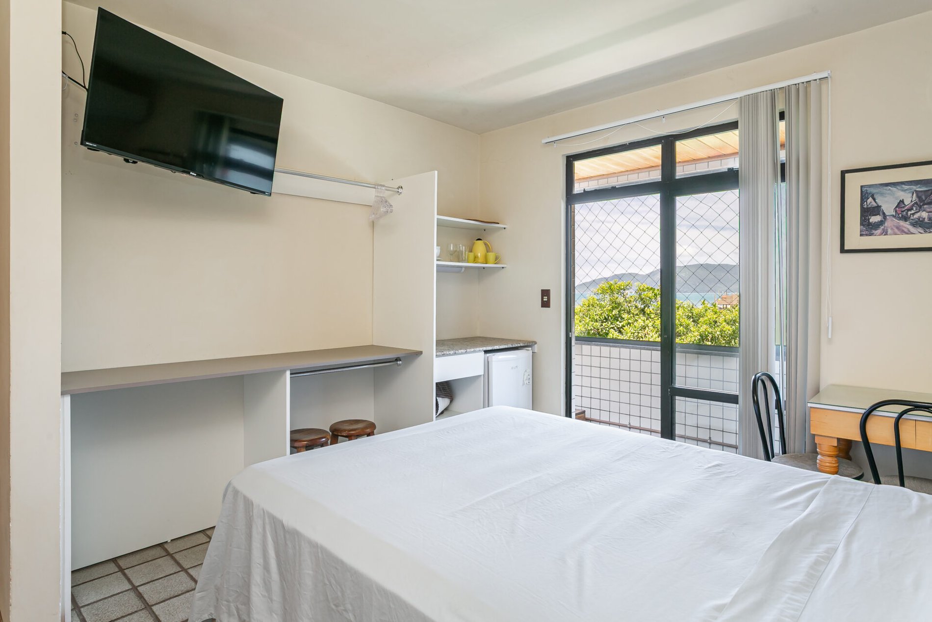 Casa em Condomínio Fechado no Morro das Pedras