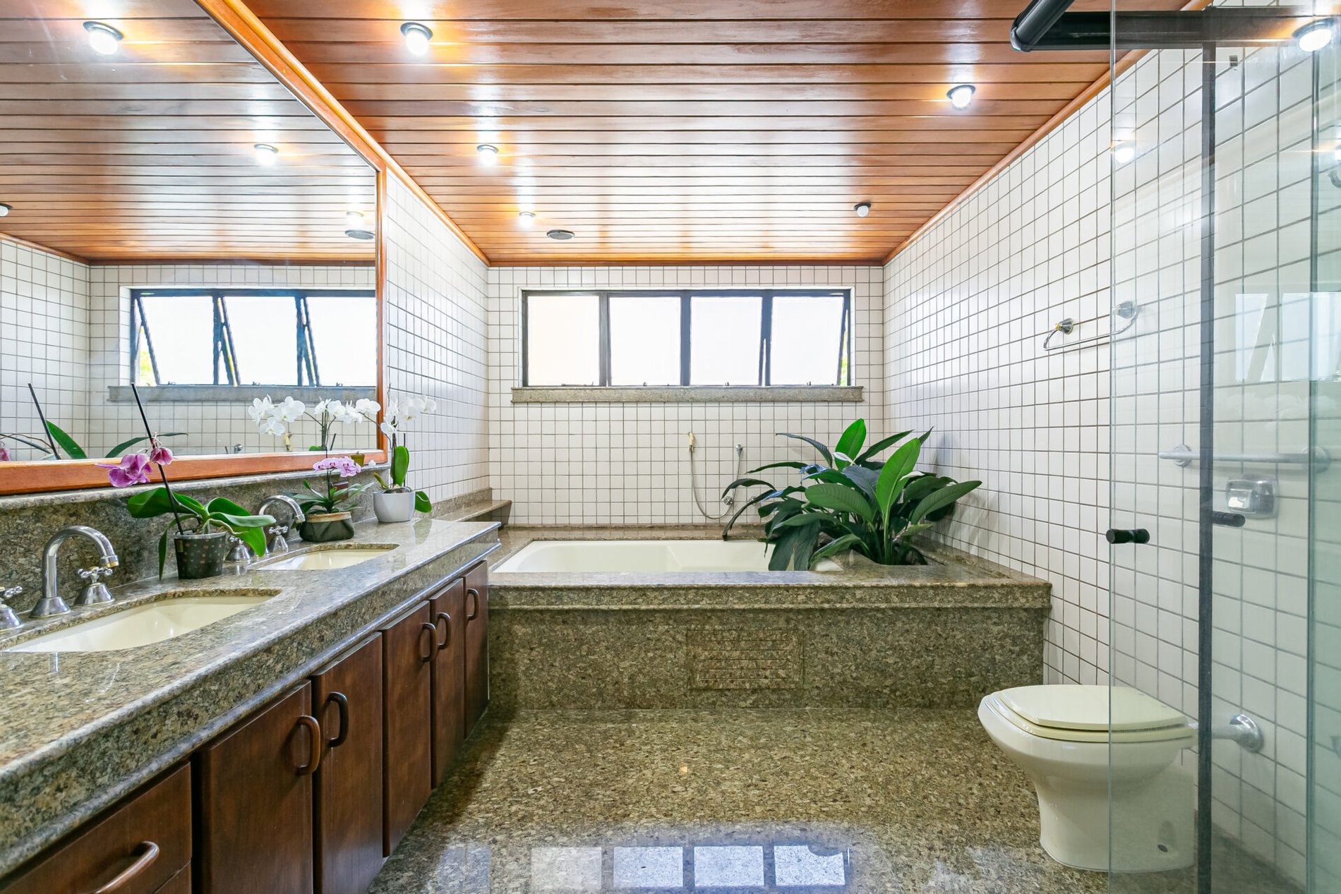 Casa em Condomínio Fechado no Morro das Pedras