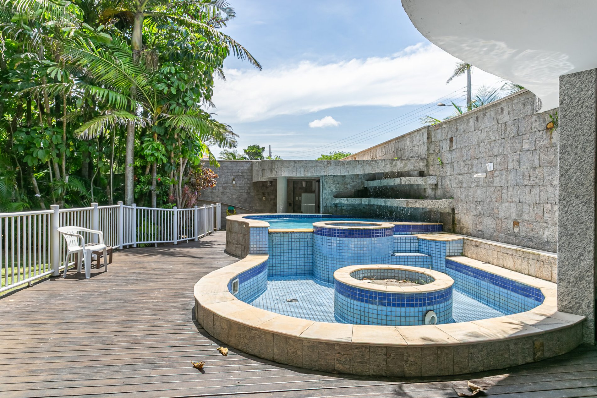 Casa em Condomínio Fechado no Morro das Pedras