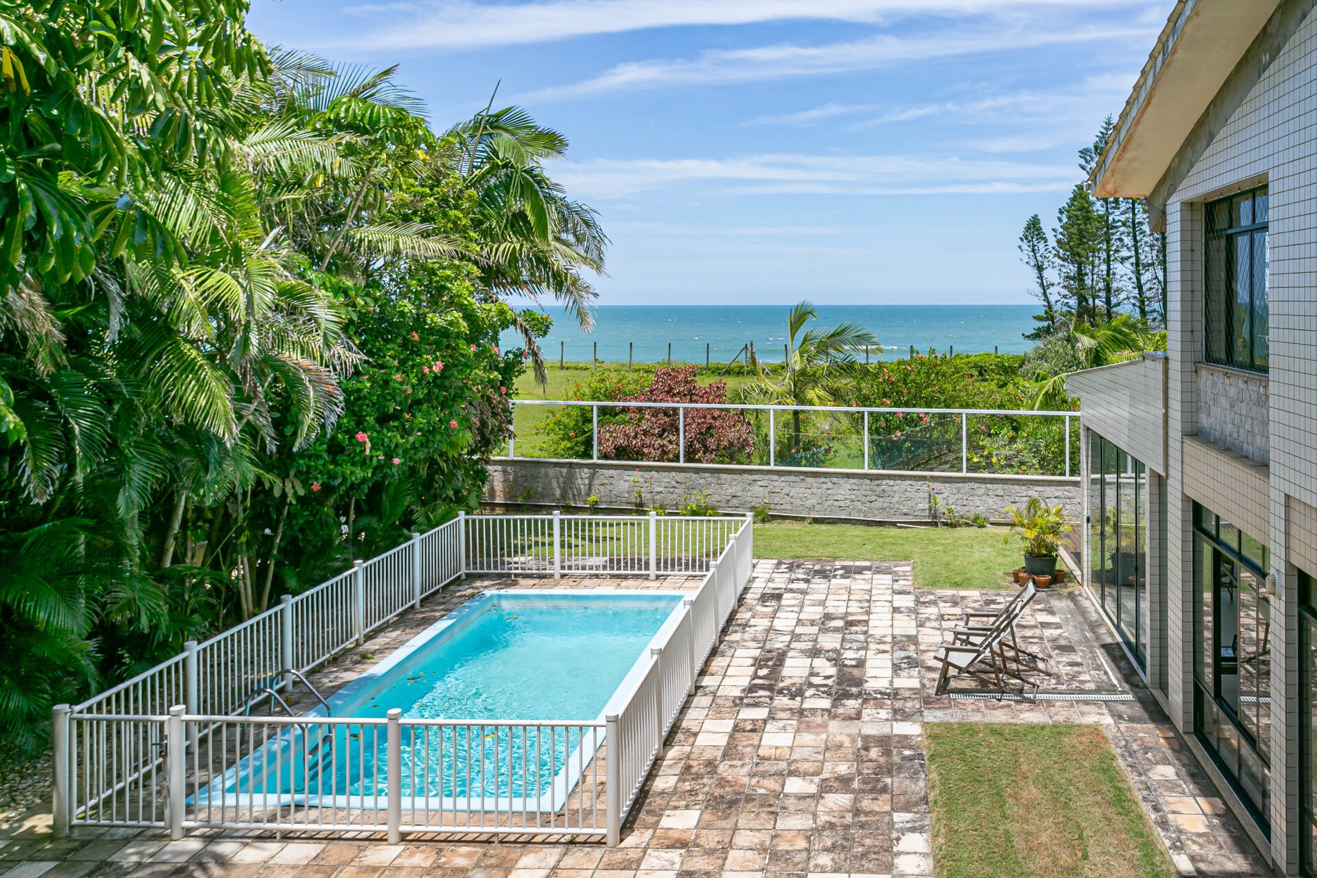 Casa em Condomínio Fechado no Morro das Pedras