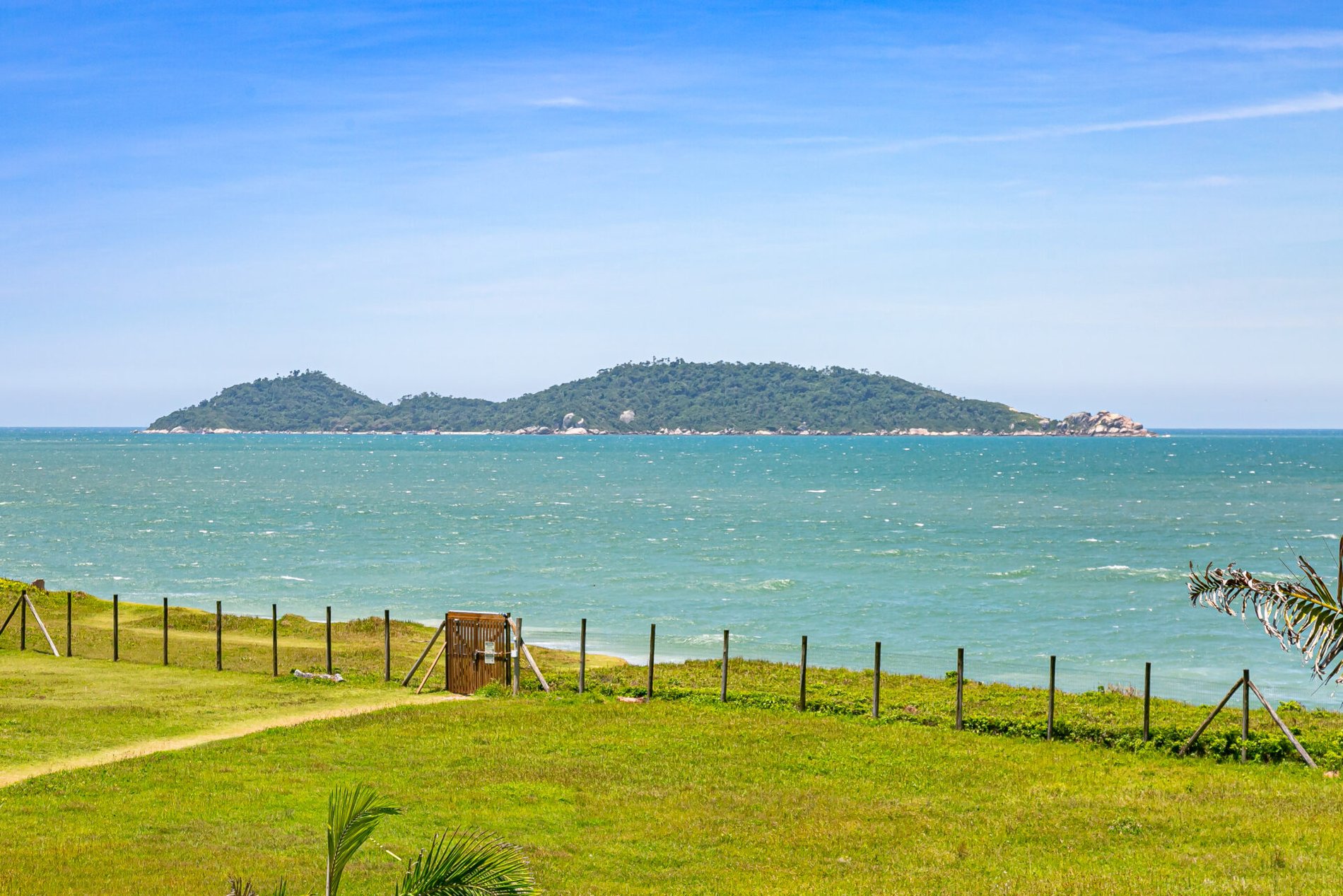 Casa em Condomínio Fechado no Morro das Pedras