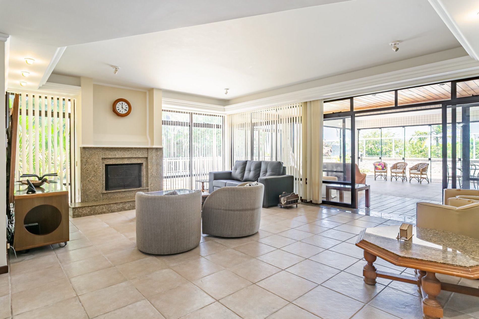 Casa em Condomínio Fechado no Morro das Pedras