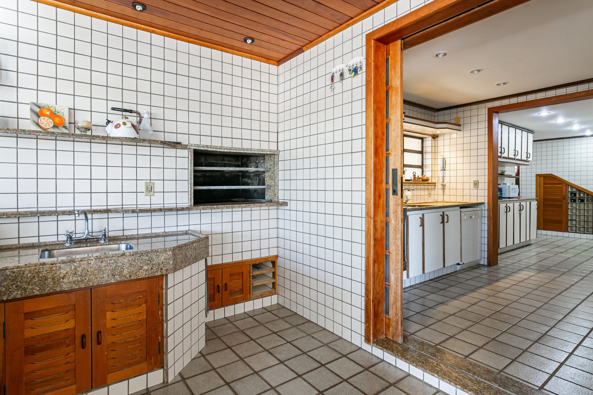 Casa em Condomínio Fechado no Morro das Pedras