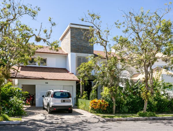 Casa à beira da Lagoa da Conceição, no Jardim Saulo Ramos