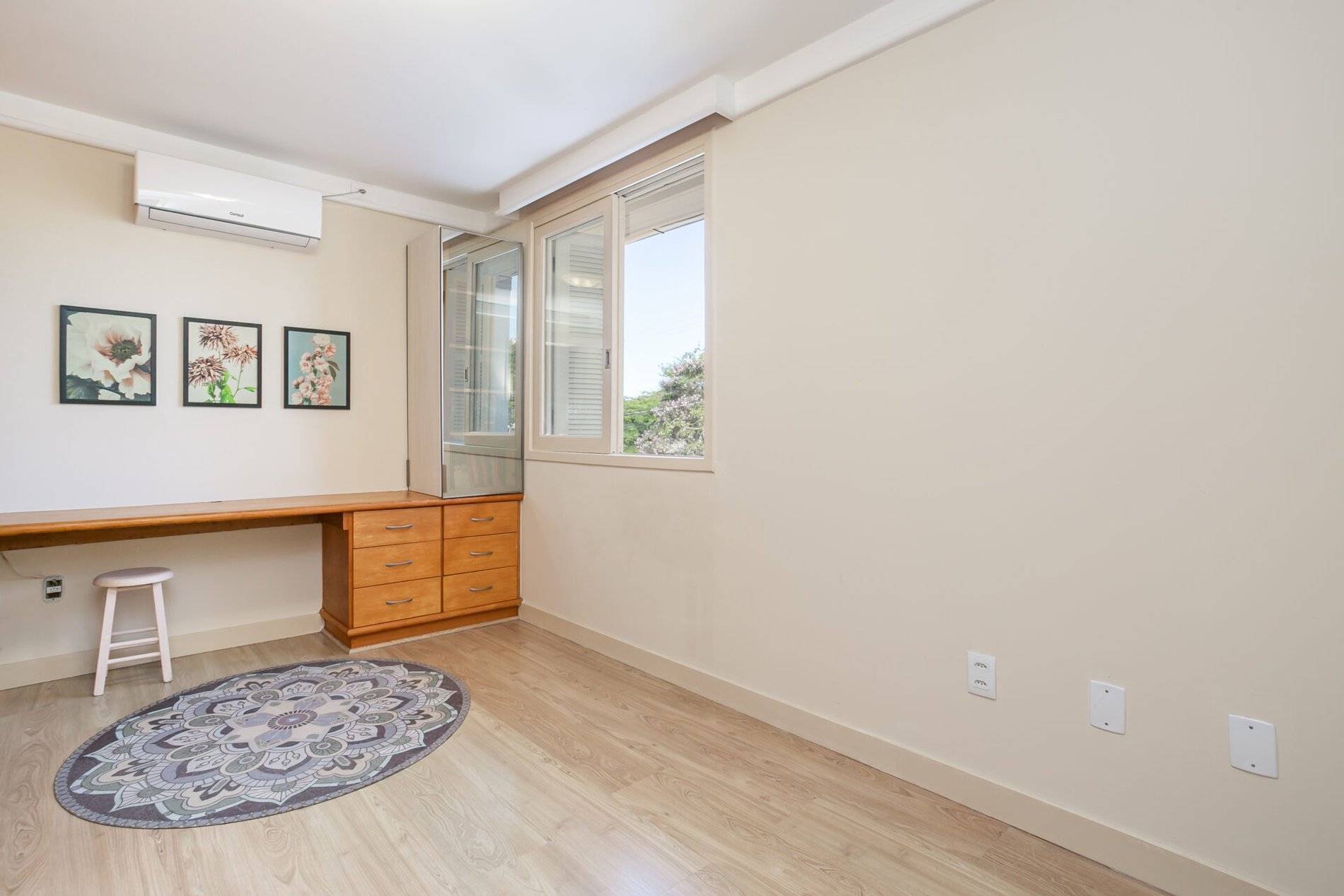 Casa à beira da Lagoa da Conceição, no Jardim Saulo Ramos