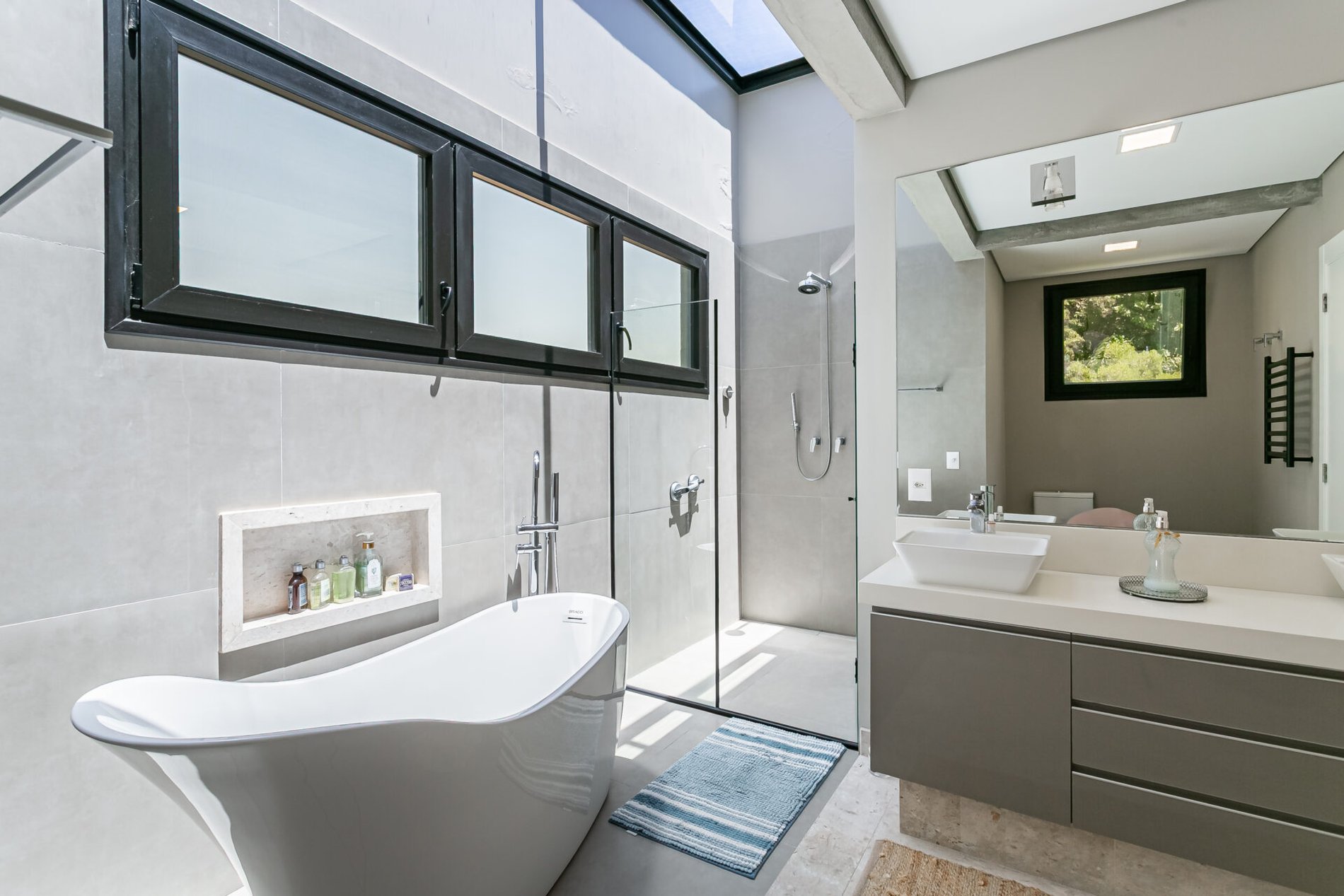 CASA NO CONDOMÍNIO MADRE BERTHA NO CACUPÉ