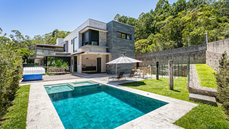 CASA NO CONDOMÍNIO MADRE BERTHA NO CACUPÉ