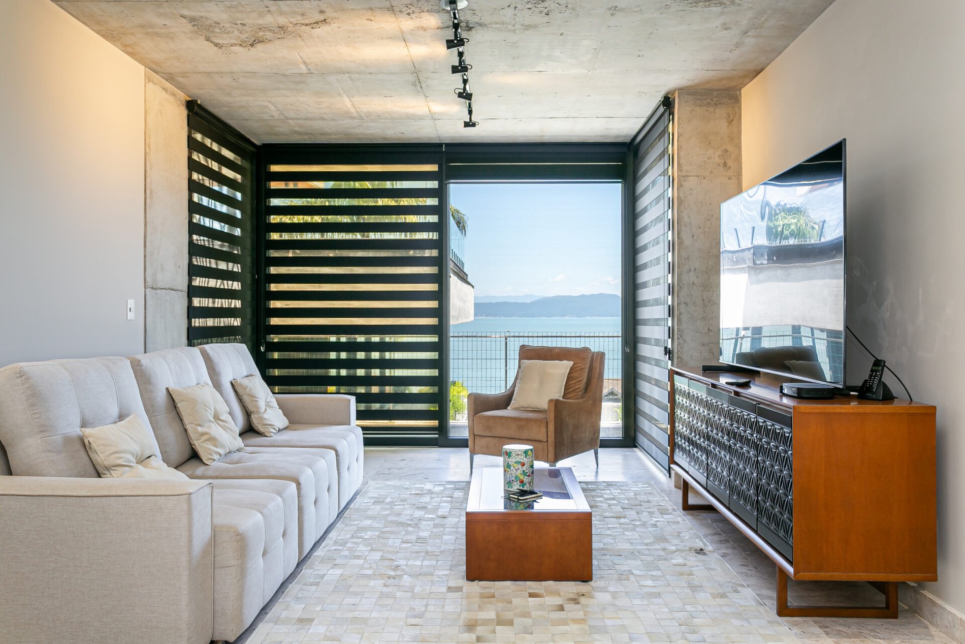 CASA NO CONDOMÍNIO MADRE BERTHA NO CACUPÉ