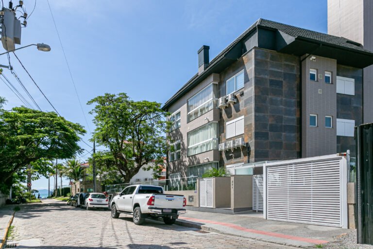 Apartamento Duplex com vista mar na Cachoeira do Bom Jesus