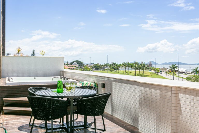 Apartamento Garden de Frente para Beira Mar e Ponte Hercílio Luz