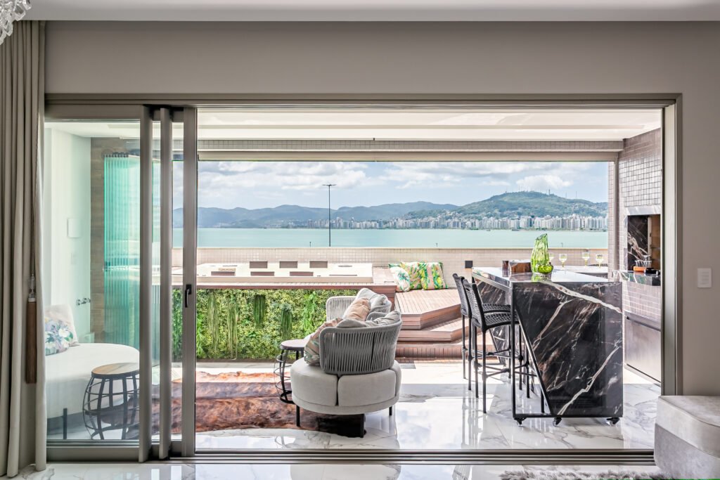 Apartamento Garden de Frente para Beira Mar e Ponte Hercílio Luz
