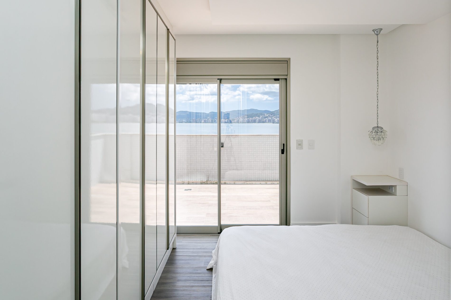 Apartamento Garden de Frente para Beira Mar e Ponte Hercílio Luz