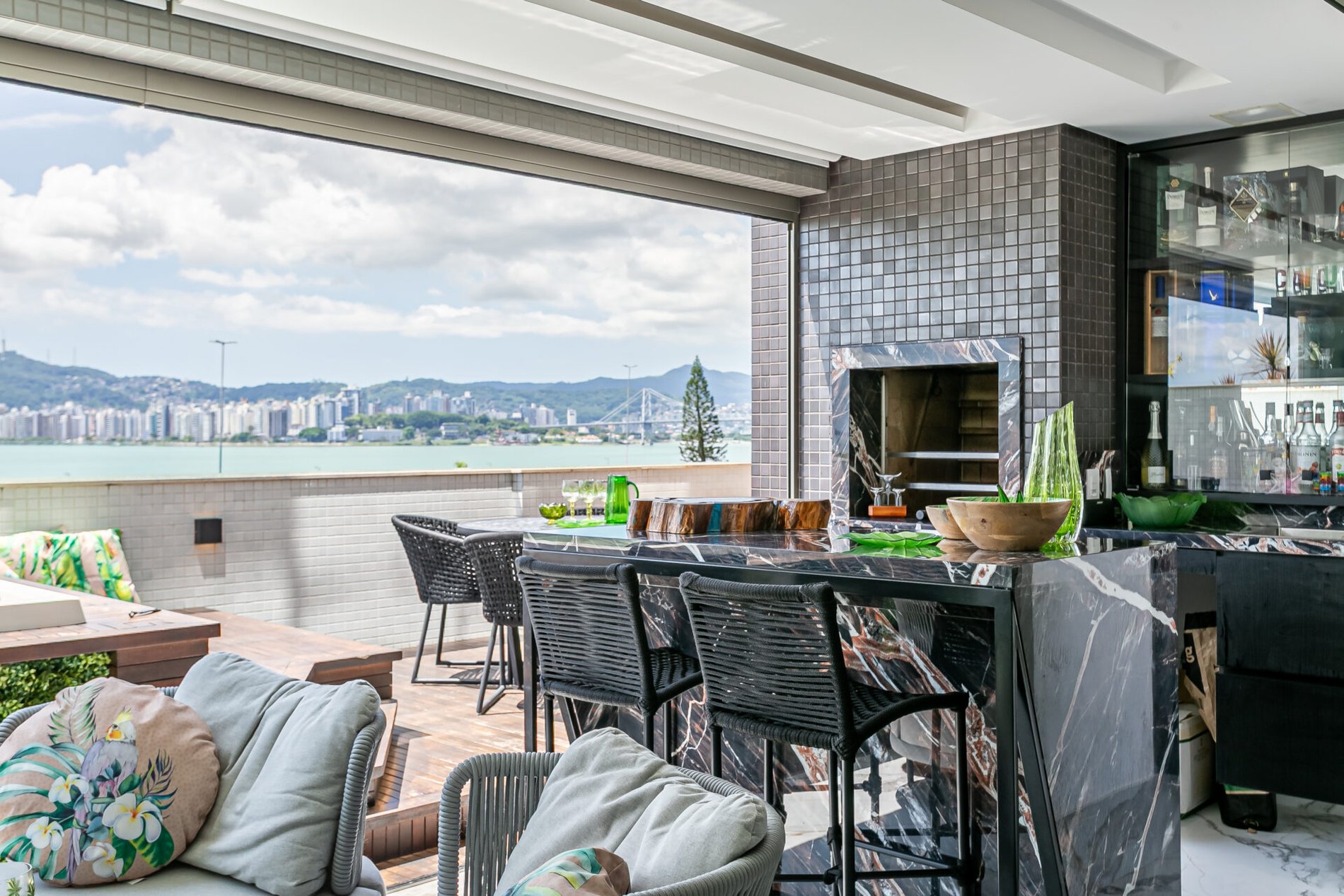 Apartamento Garden de Frente para Beira Mar e Ponte Hercílio Luz