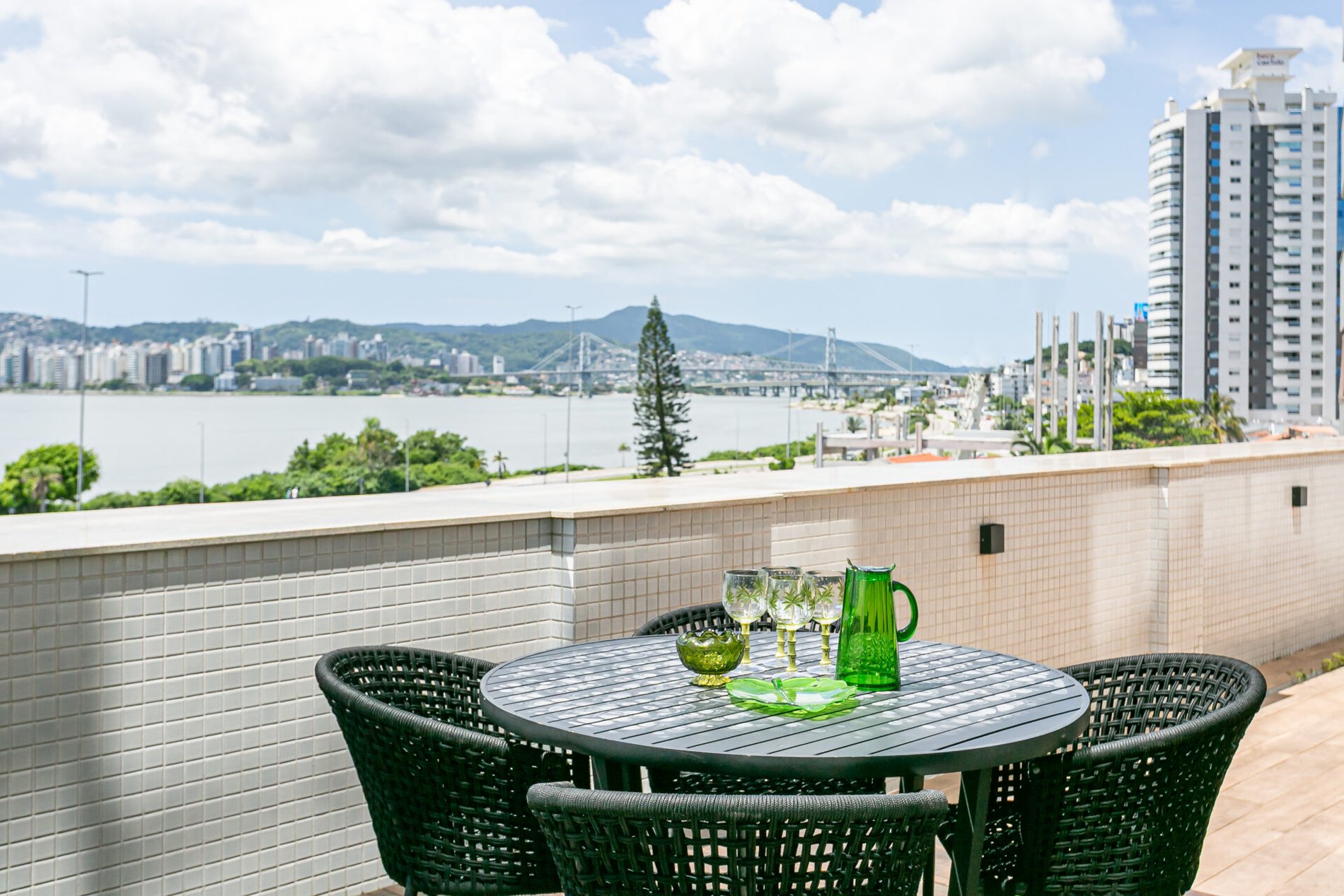 Apartamento Garden de Frente para Beira Mar e Ponte Hercílio Luz