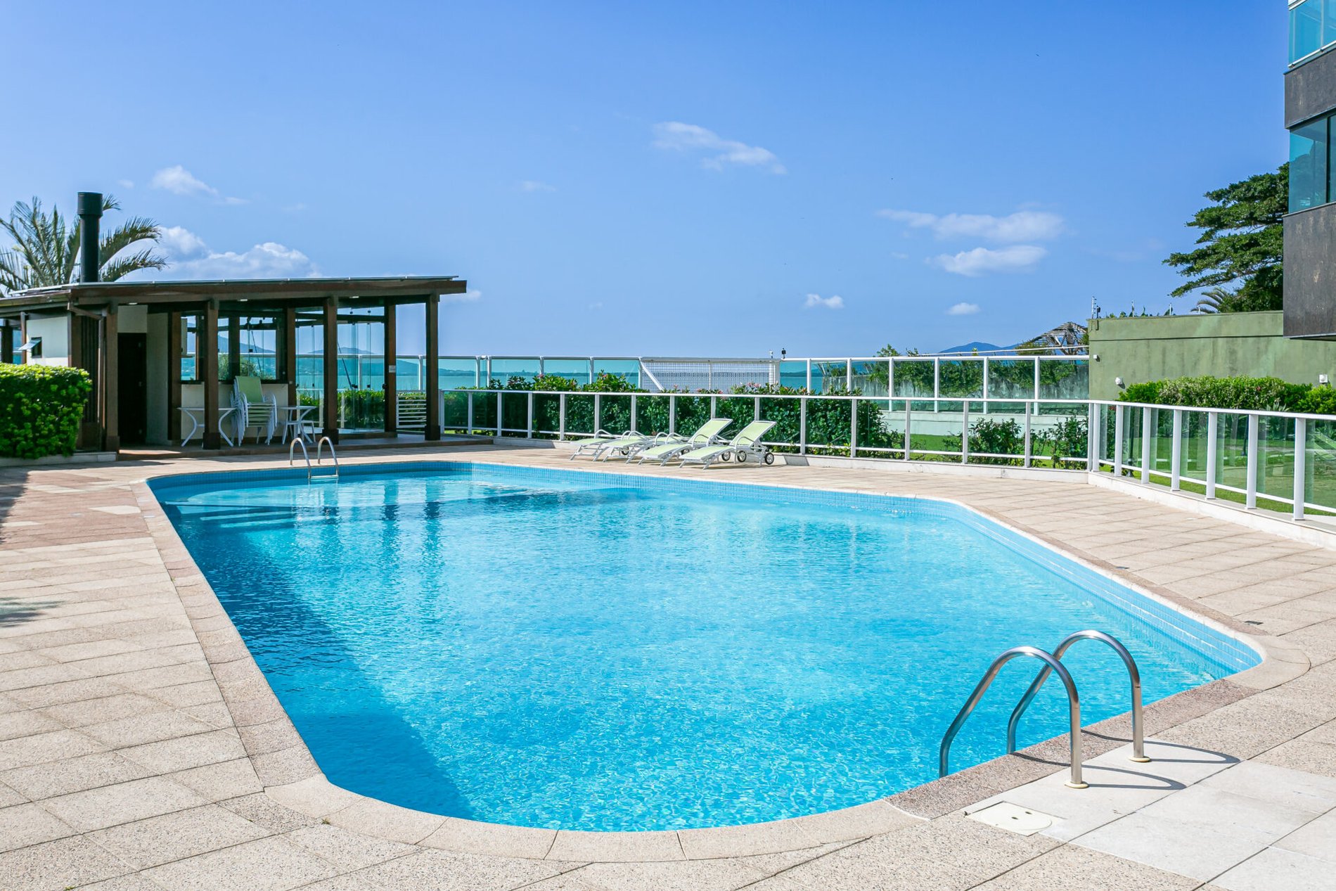 Apartamento com vista mar e vaga náutica em Coqueiros