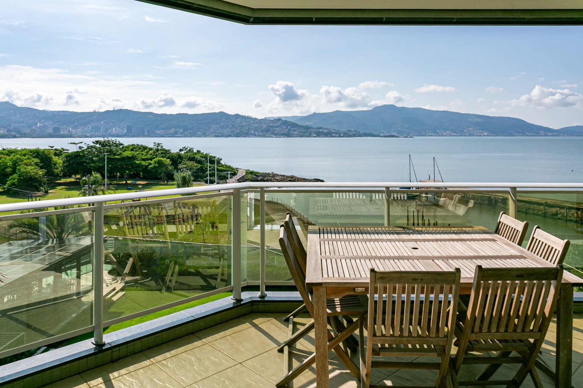 Apartamento com vista mar e vaga náutica em Coqueiros