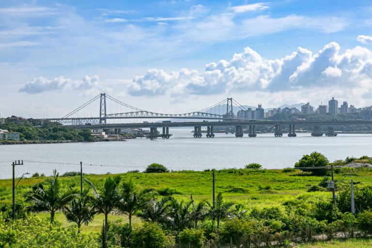Apartamento com vista mar e vaga náutica em Coqueiros