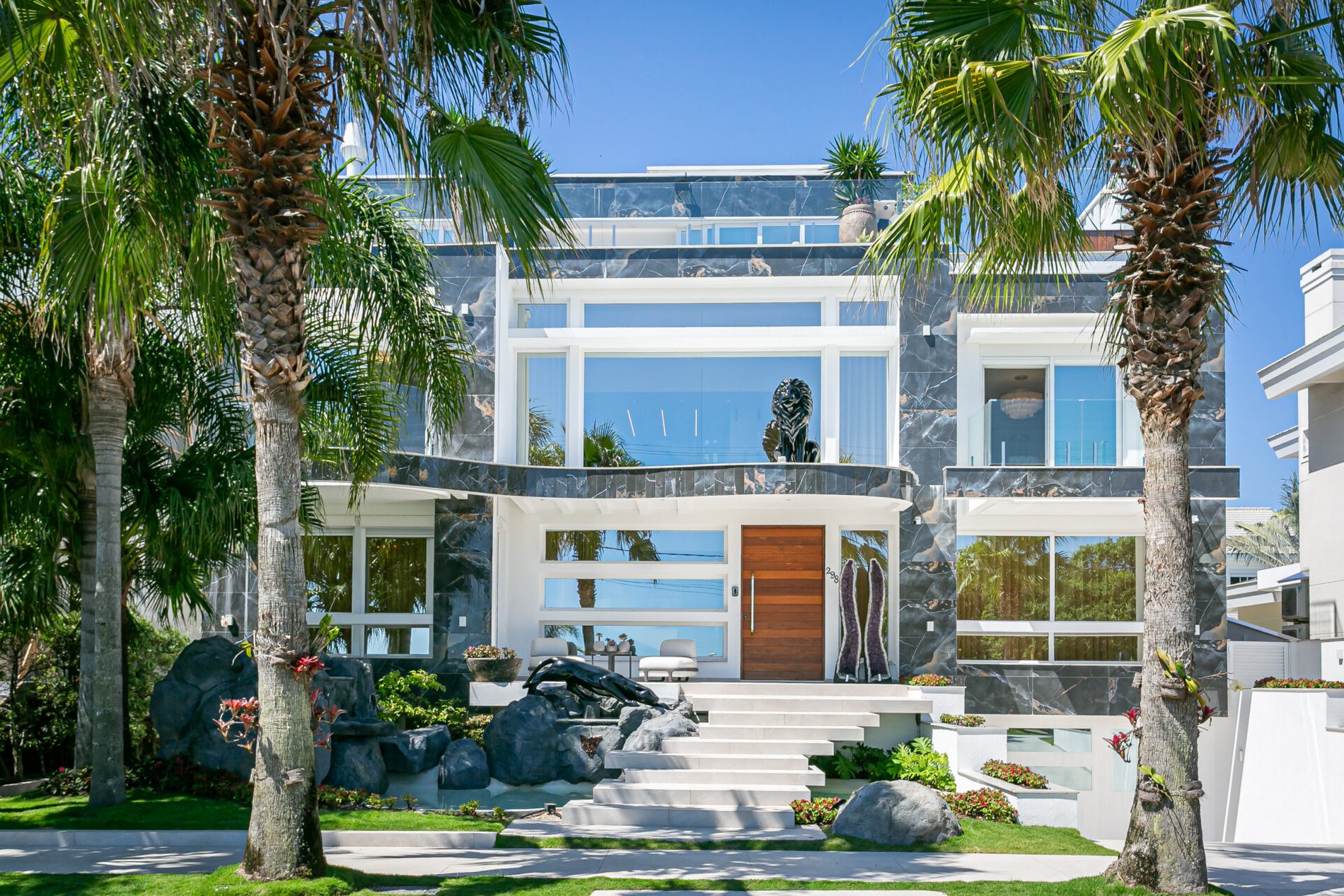 Casa com vista mar em Jurerê Internacional