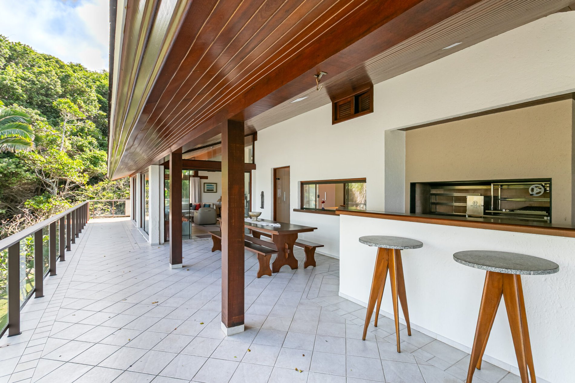 Casa em condomínio com praia particular em Governador Celso Ramos