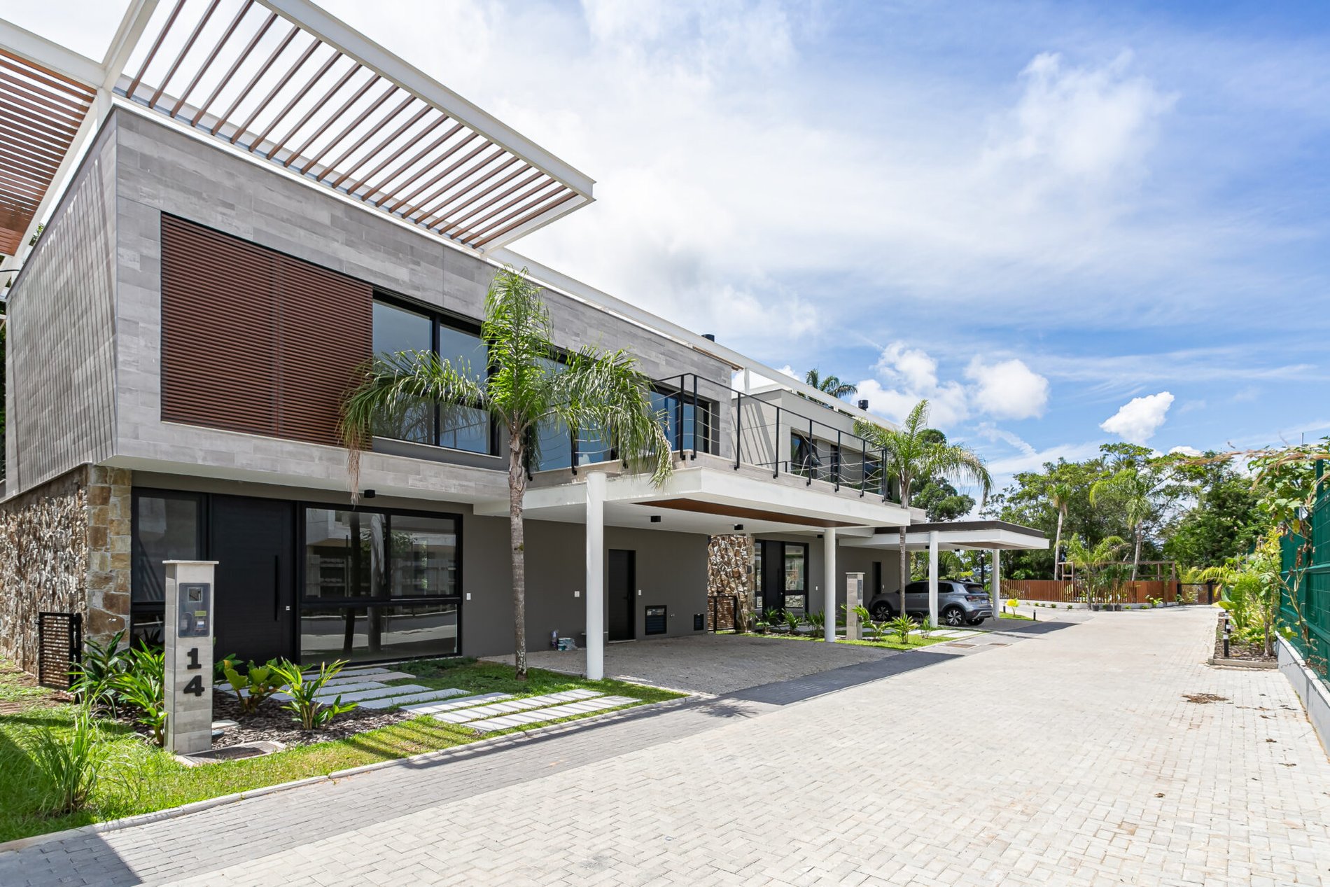 CASA NO CONDOMÍNIO VILARES NO PORTO DA LAGOA