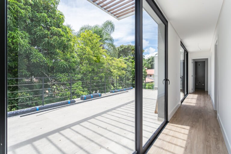 CASA NO CONDOMÍNIO VILARES NO PORTO DA LAGOA
