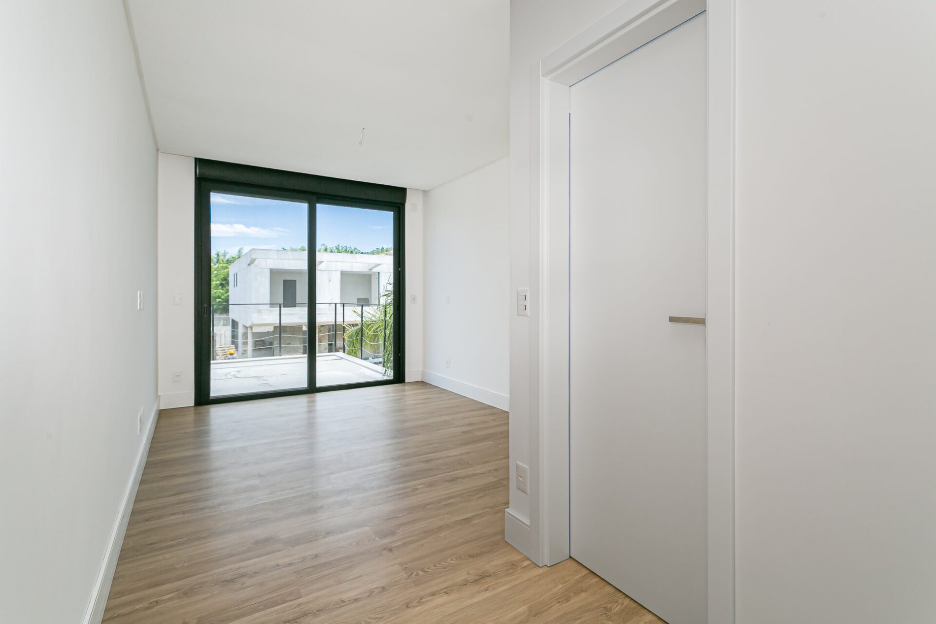 CASA NO CONDOMÍNIO VILARES NO PORTO DA LAGOA