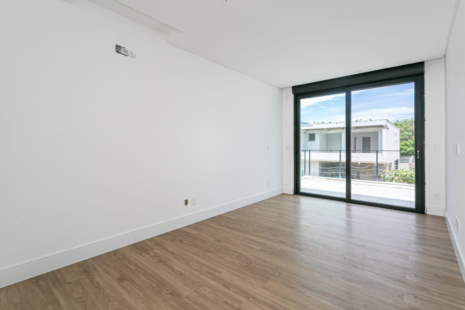 CASA NO CONDOMÍNIO VILARES NO PORTO DA LAGOA